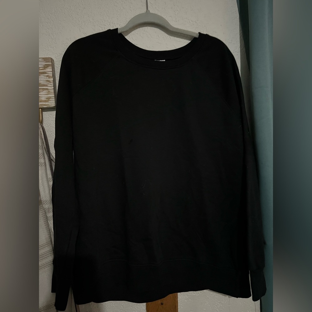 Black crewneck